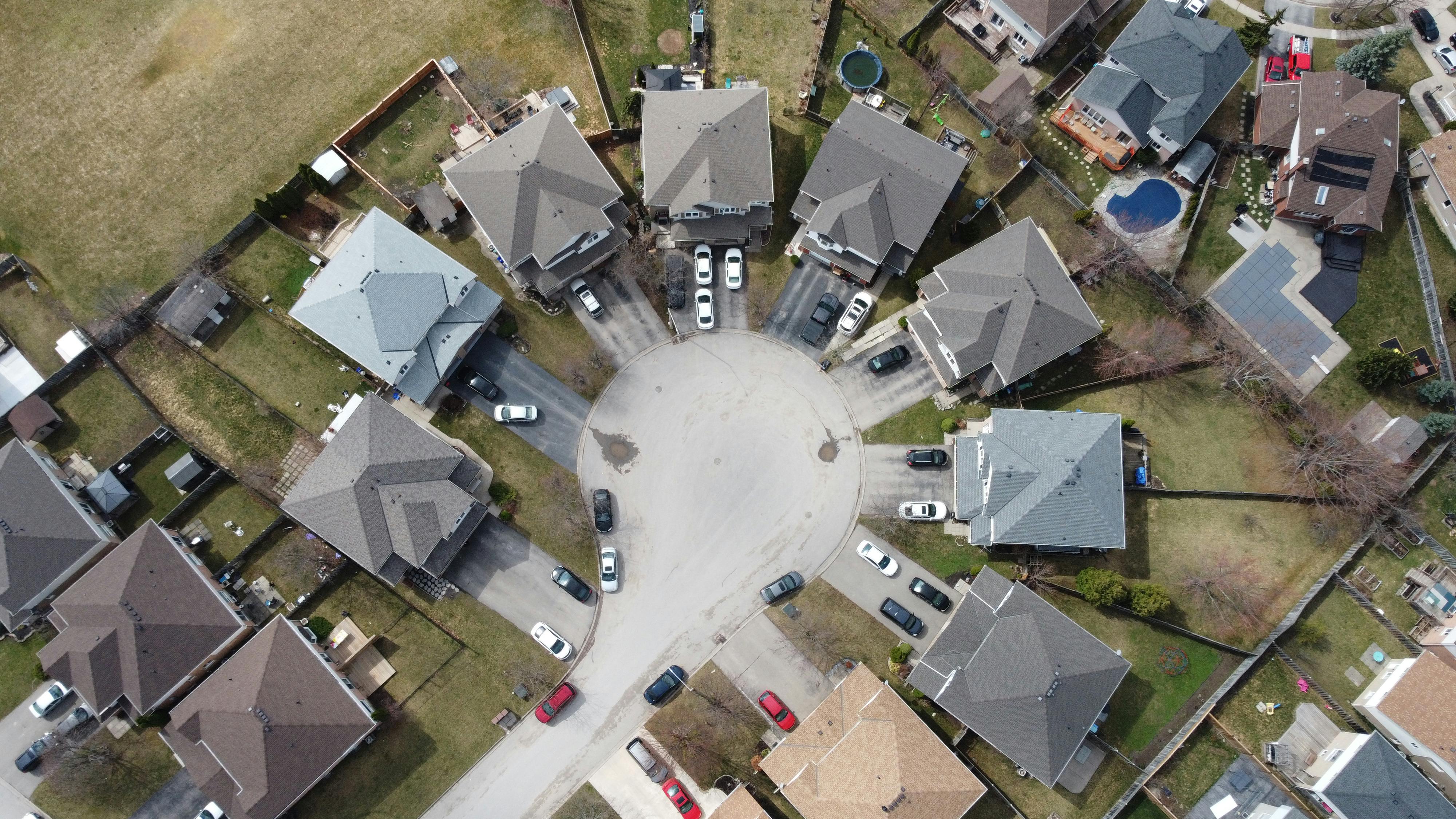 How to Deal With Neighbors Without Losing Your Mind